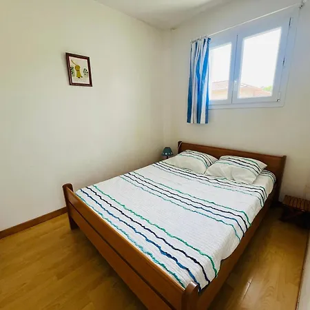 T2 A 2 Pas De La Plage, - Fr-1-309-396